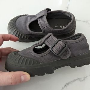 Zara Toddler girls 8M shoes maru Jane grey